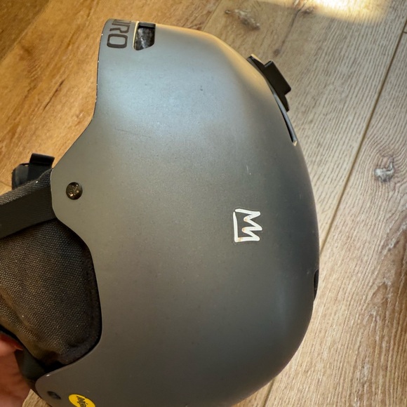 Gray Giro Snowboard Helmet size Adult Medium - Picture 3 of 8